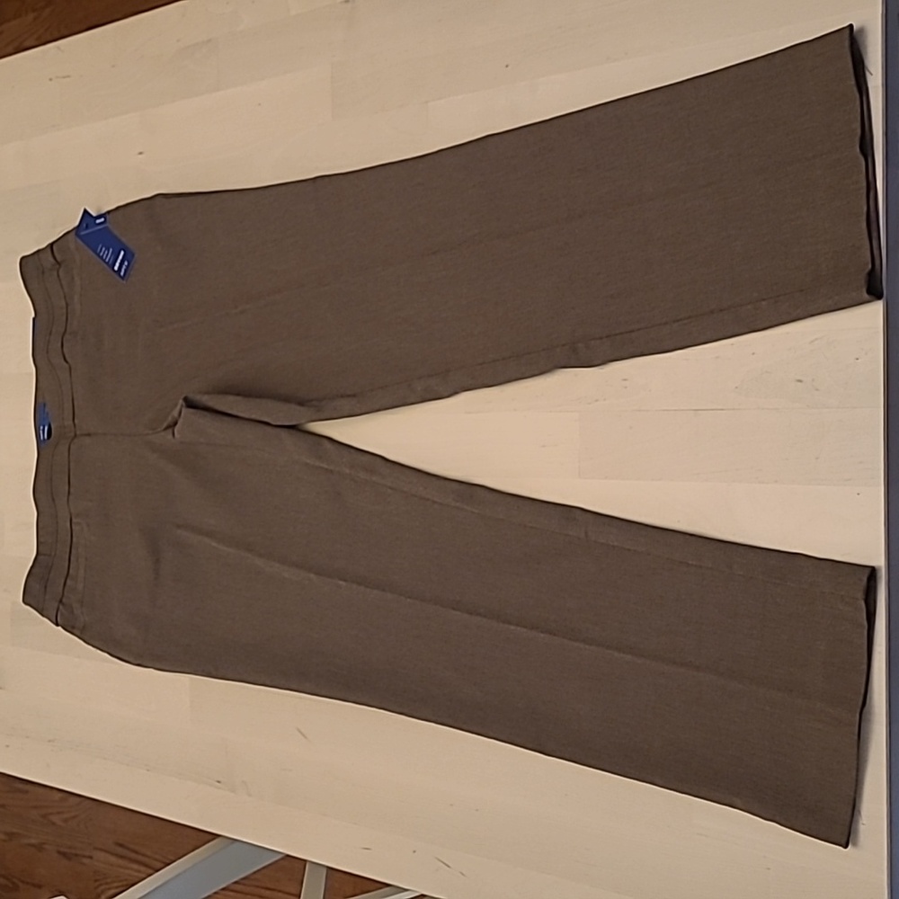 NWT APT. 9 Straightleg Pull-on Mocha Slacks with Front Folds